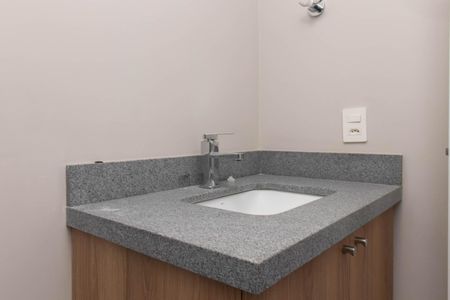 Apartamento para alugar com 60m², 2 quartos e 1 vaga Apartamento para alugar com 60m², 2 quartos e 1 vagaBanheiro do Quarto 2