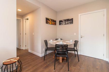 Sala de apartamento à venda com 2 quartos, 60m² em Cidade Baixa, Porto Alegre