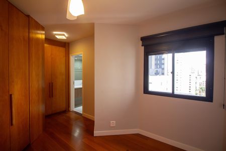 Apartamento à venda com 124m², 3 quartos e 2 vagasBanheiro da Suíte