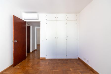 Apartamento à venda com 118m², 3 quartos e 1 vaga Apartamento à venda com 118m², 3 quartos e 1 vagaSuíte
