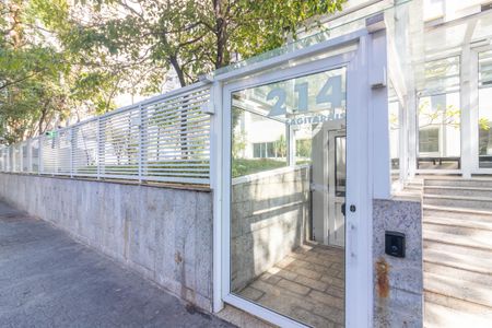 Apartamento à venda com 118m², 3 quartos e 1 vaga Apartamento à venda com 118m², 3 quartos e 1 vagaFachada