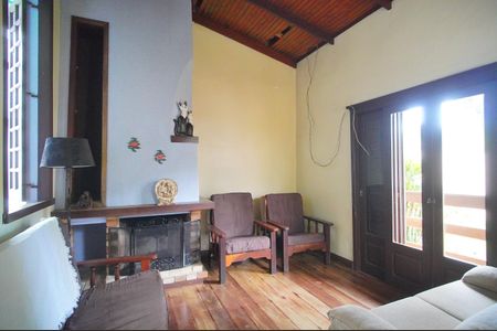 Casa à venda com 208m², 4 quartos e 2 vagassala 2