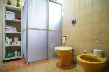 Casa à venda com 208m², 4 quartos e 2 vagasBanheiro 2