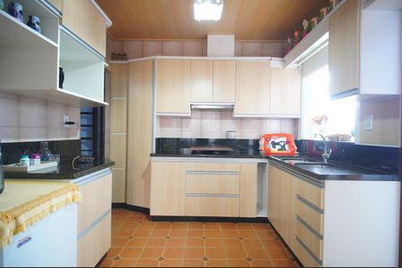 Casa à venda com 208m², 4 quartos e 2 vagasCozinha