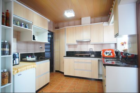 Casa à venda com 208m², 4 quartos e 2 vagasCozinha