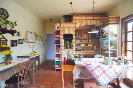Casa à venda com 208m², 4 quartos e 2 vagassala