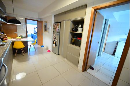 Apartamento à venda com 162m², 4 quartos e 3 vagas