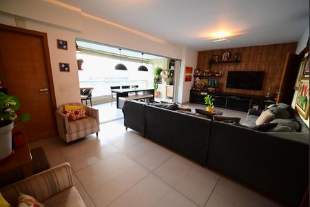 Apartamento à venda com 162m², 4 quartos e 3 vagas