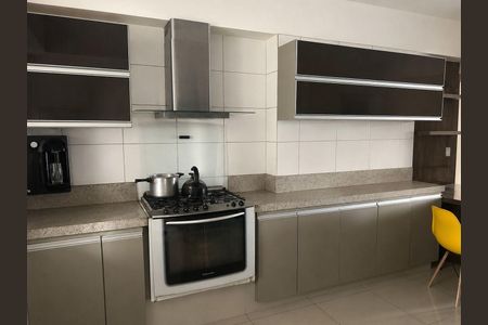 Apartamento à venda com 162m², 4 quartos e 3 vagas