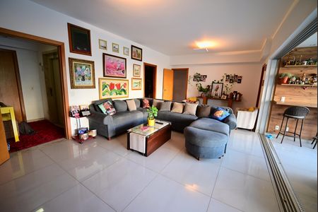 Apartamento à venda com 162m², 4 quartos e 3 vagas