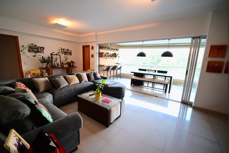 Apartamento à venda com 162m², 4 quartos e 3 vagas