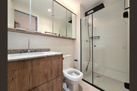 Banheiro da Suíte de apartamento para alugar com 1 quarto, 26m² em Vila Nova Conceição, São Paulo