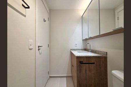 Apartamento para alugar com 26m², 1 quarto e sem vaga Apartamento para alugar com 26m², 1 quarto e sem vagaBanheiro da Suíte