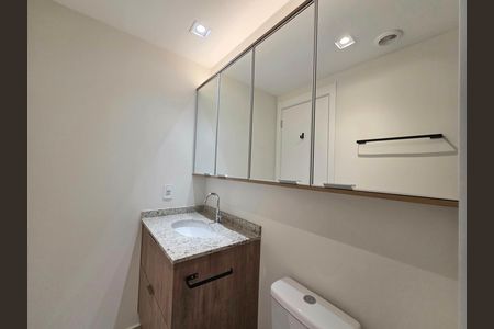 Apartamento para alugar com 26m², 1 quarto e sem vaga Apartamento para alugar com 26m², 1 quarto e sem vagaBanheiro da Suíte