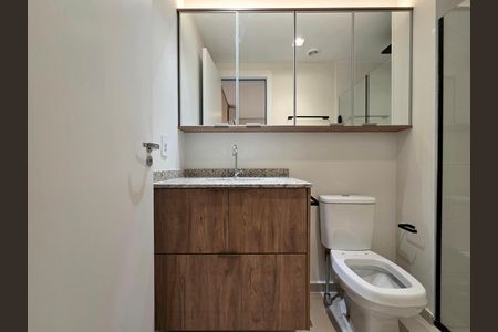 Apartamento para alugar com 26m², 1 quarto e sem vaga Apartamento para alugar com 26m², 1 quarto e sem vagaBanheiro da Suíte