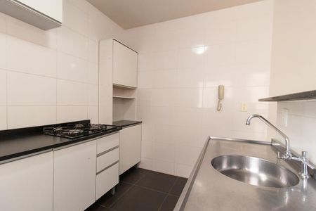 Apartamento à venda com 45m², 2 quartos e 1 vaga Apartamento à venda com 45m², 2 quartos e 1 vagaCozinha e Área de Serviço