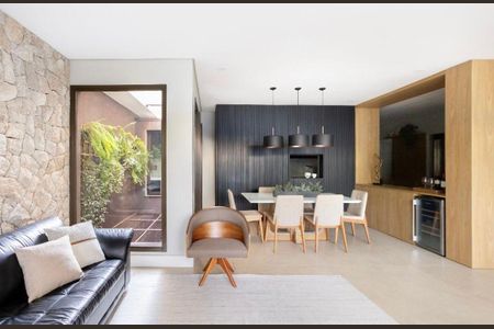 Casa de condomínio à venda com 593m², 4 quartos e 4 vagas Casa de condomínio à venda com 593m², 4 quartos e 4 vagasSala de Jantar