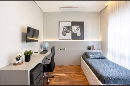 Casa de condomínio à venda com 593m², 4 quartos e 4 vagas Casa de condomínio à venda com 593m², 4 quartos e 4 vagasQuarto