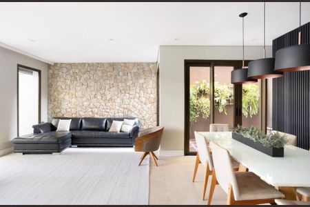 Casa de condomínio à venda com 593m², 4 quartos e 4 vagas Casa de condomínio à venda com 593m², 4 quartos e 4 vagasSala