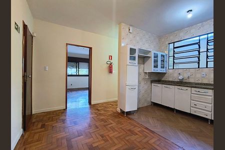 Casa para alugar com 264m², 4 quartos e 5 vagas