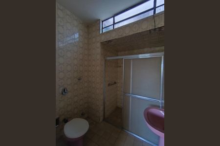 Casa para alugar com 264m², 4 quartos e 5 vagas