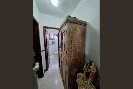 Casa de condomínio à venda com 417m², 4 quartos e 2 vagas Casa de condomínio à venda com 417m², 4 quartos e 2 vagasCorredor