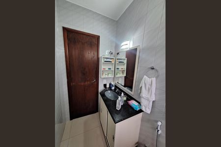 Casa de condomínio à venda com 417m², 4 quartos e 2 vagas Casa de condomínio à venda com 417m², 4 quartos e 2 vagasBanheiro da Suíte 3