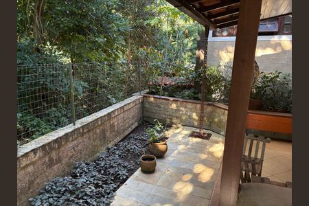 Casa de condomínio à venda com 417m², 4 quartos e 2 vagasÁrea externa
