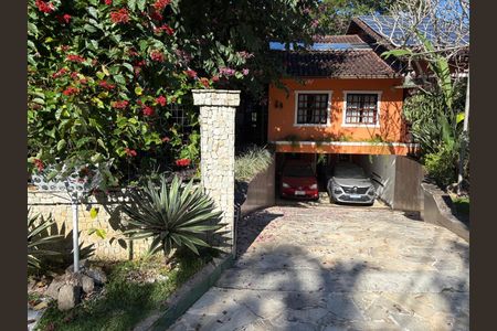 Casa de condomínio à venda com 417m², 4 quartos e 2 vagasÁrea externa
