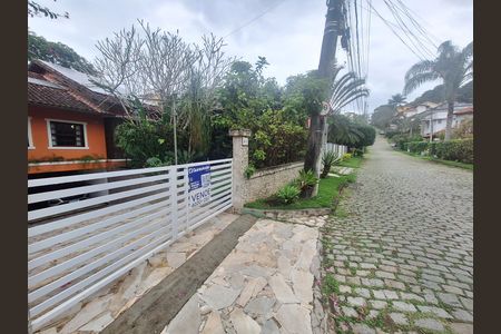 Casa de condomínio à venda com 417m², 4 quartos e 2 vagas Casa de condomínio à venda com 417m², 4 quartos e 2 vagasplaquinha