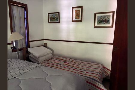 Casa de condomínio à venda com 417m², 4 quartos e 2 vagasQuarto
