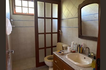 Casa de condomínio à venda com 417m², 4 quartos e 2 vagasBanheiro 1