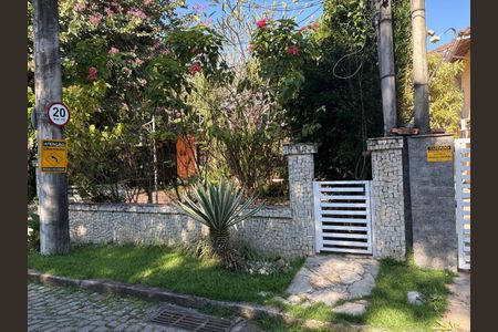 Casa de condomínio à venda com 417m², 4 quartos e 2 vagasQuintal