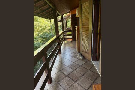 Casa de condomínio à venda com 417m², 4 quartos e 2 vagasVaranda