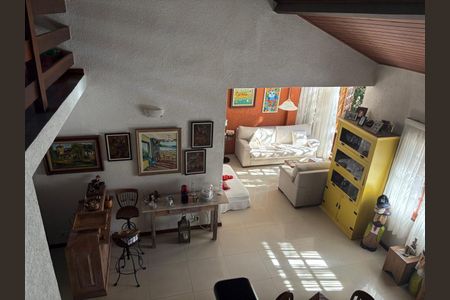 Casa de condomínio à venda com 417m², 4 quartos e 2 vagasSala