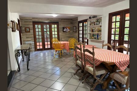 Casa de condomínio à venda com 417m², 4 quartos e 2 vagasCozinha