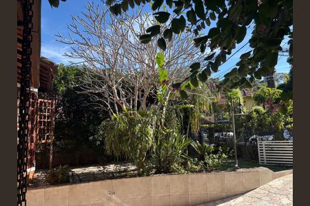 Casa de condomínio à venda com 417m², 4 quartos e 2 vagasQuintal