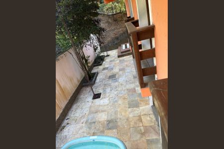 Casa de condomínio à venda com 417m², 4 quartos e 2 vagasQuintal