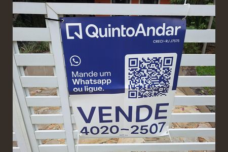 Casa de condomínio à venda com 417m², 4 quartos e 2 vagas Casa de condomínio à venda com 417m², 4 quartos e 2 vagasplaquinha