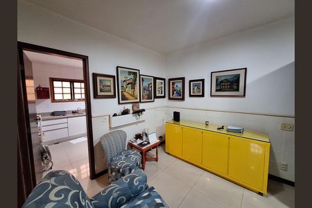 Casa de condomínio à venda com 417m², 4 quartos e 2 vagas Casa de condomínio à venda com 417m², 4 quartos e 2 vagasSala 2