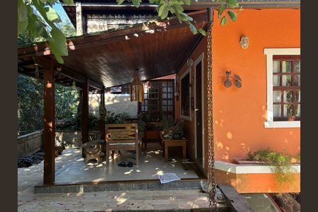 Casa de condomínio à venda com 417m², 4 quartos e 2 vagasQuintal
