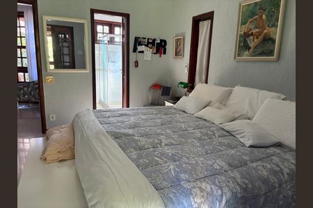 Casa de condomínio à venda com 417m², 4 quartos e 2 vagasQuarto