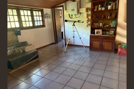 Casa de condomínio à venda com 417m², 4 quartos e 2 vagascomodo