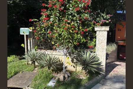 Casa de condomínio à venda com 417m², 4 quartos e 2 vagasQuintal