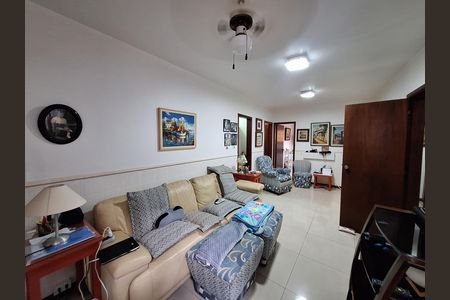 Casa de condomínio à venda com 417m², 4 quartos e 2 vagas Casa de condomínio à venda com 417m², 4 quartos e 2 vagasSala 2