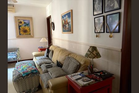 Casa de condomínio à venda com 417m², 4 quartos e 2 vagasSala