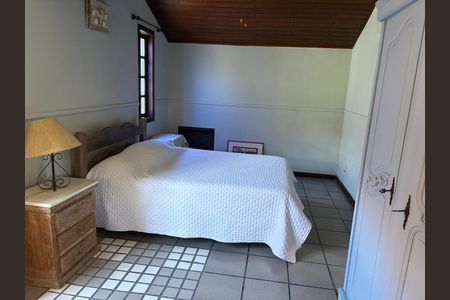 Casa de condomínio à venda com 417m², 4 quartos e 2 vagasQuarto