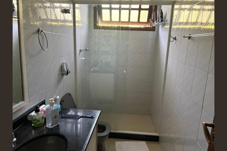 Casa de condomínio à venda com 417m², 4 quartos e 2 vagasBanheiro 1
