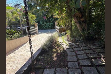 Casa de condomínio à venda com 417m², 4 quartos e 2 vagasQuintal