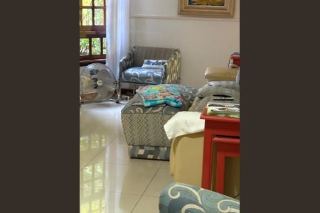 Sala de casa de condomínio à venda com 4 quartos, 417m² em Matapaca, Niterói